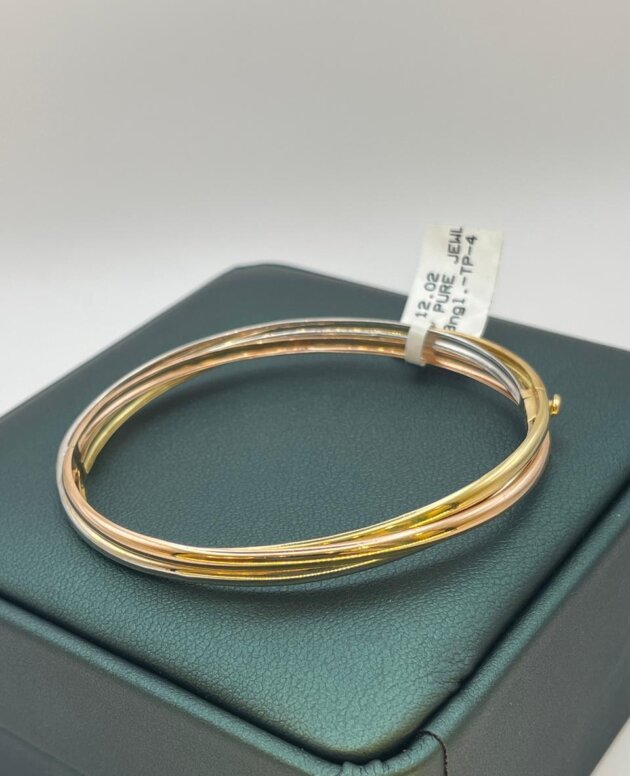 Classic large earrings