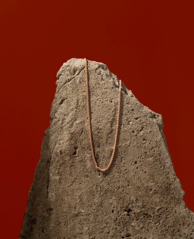 Thin chain necklace