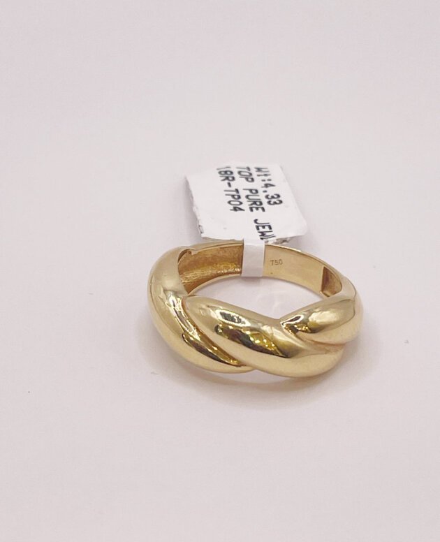 Yellow Gold Interlocking Ring